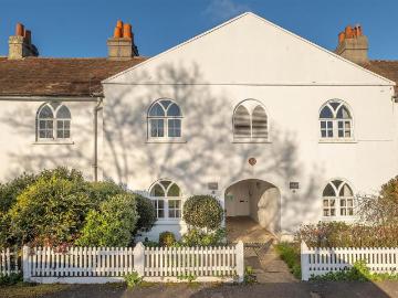 2 bedroom cottage for sale
