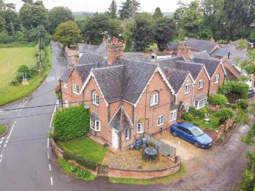 2 bedroom cottage for sale