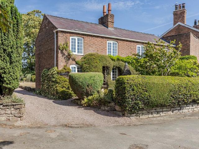 2 bedroom cottage for sale