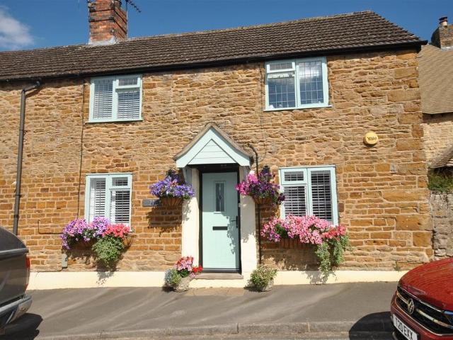 2 bedroom cottage for sale
