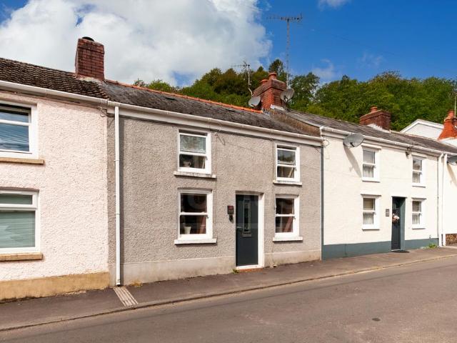 2 bedroom cottage for sale