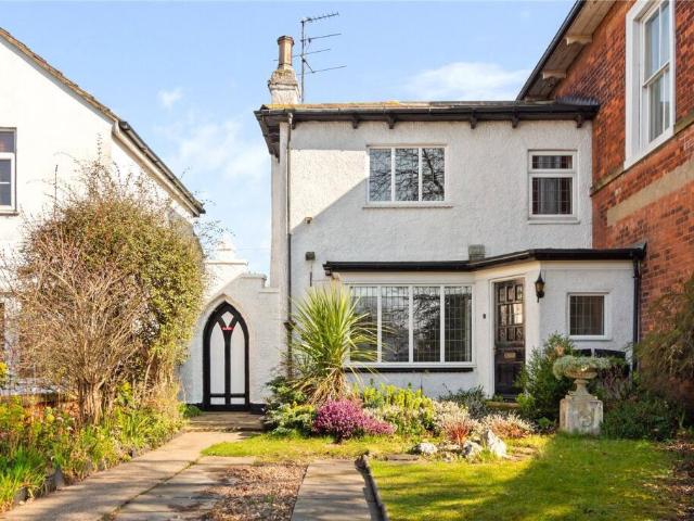 2 bedroom cottage for sale