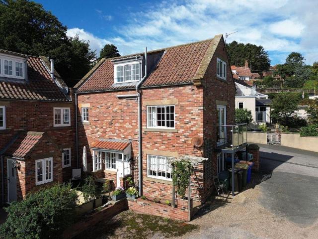 2 bedroom cottage for sale