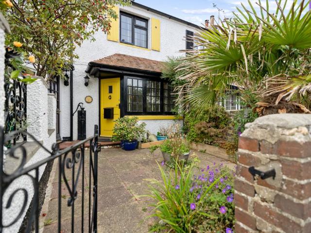 2 bedroom cottage for sale