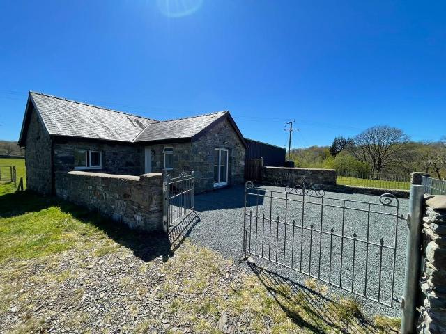 2 bedroom cottage for sale