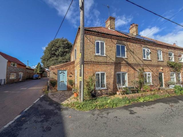 2 bedroom cottage for sale