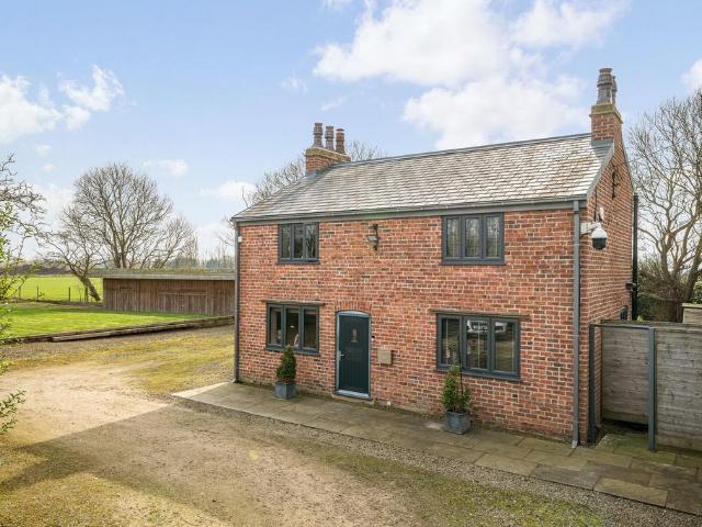 2 bedroom cottage for sale