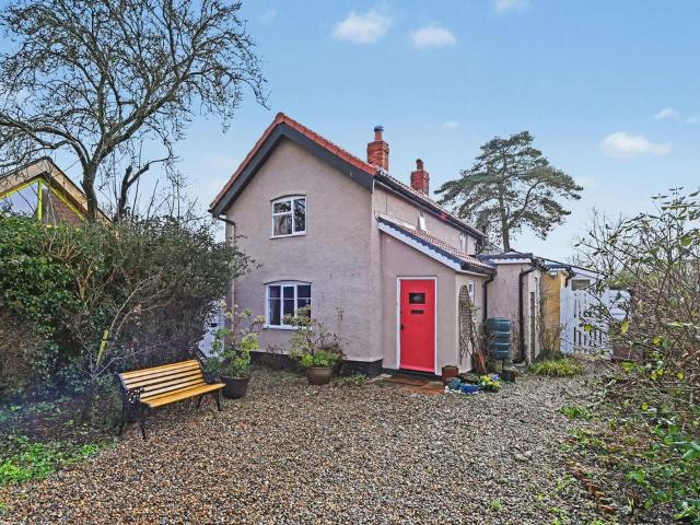 2 bedroom cottage for sale