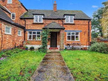 2 bedroom cottage for sale