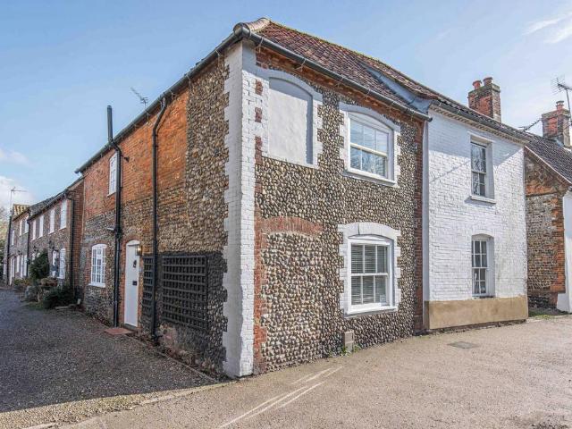 2 bedroom cottage for sale