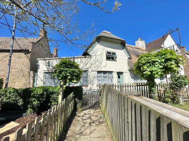 2 bedroom cottage for sale