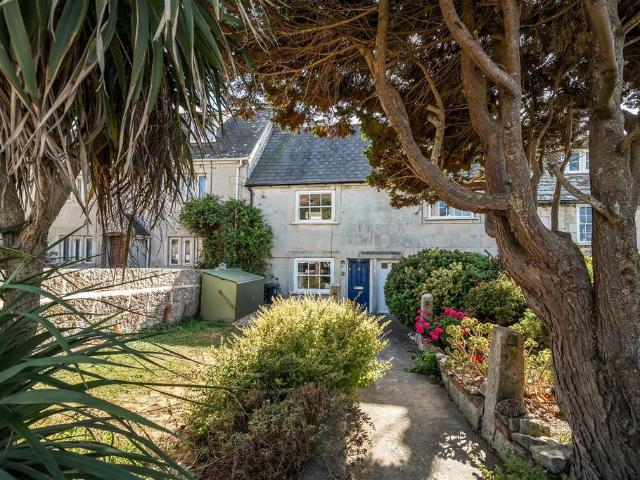 2 bedroom cottage for sale