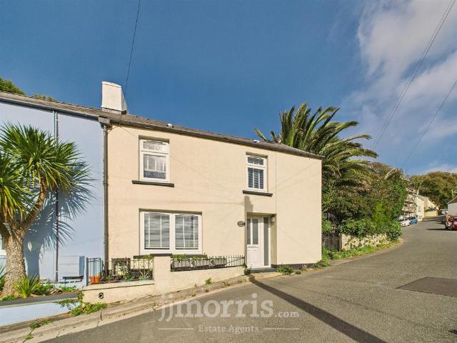 2 bedroom cottage for sale