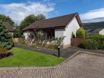 2 bedroom cottage for sale