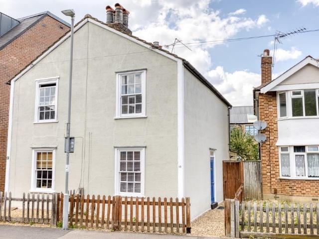 2 bedroom cottage for sale