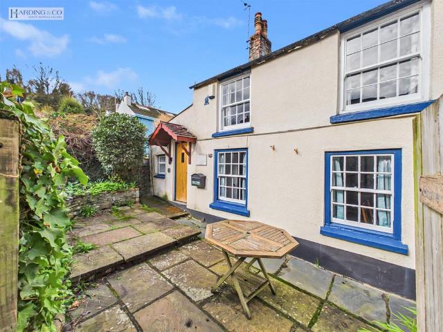 2 bedroom cottage for sale