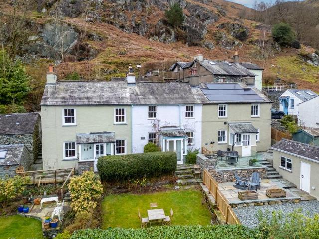 2 bedroom cottage for sale