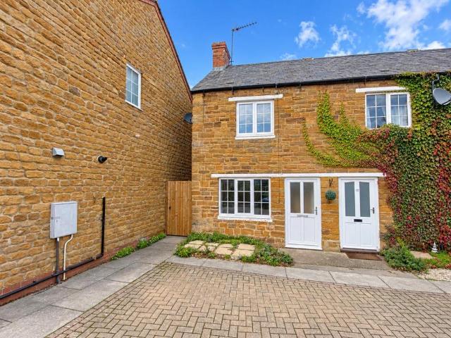 2 bedroom cottage for sale