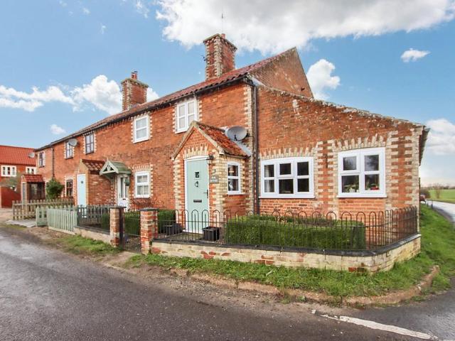 2 bedroom cottage for sale