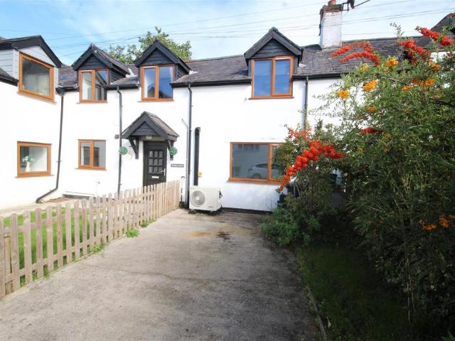 2 bedroom cottage for sale