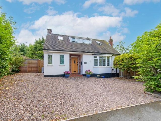 2 bedroom cottage for sale