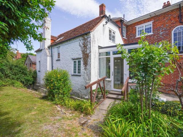 2 bedroom cottage for sale