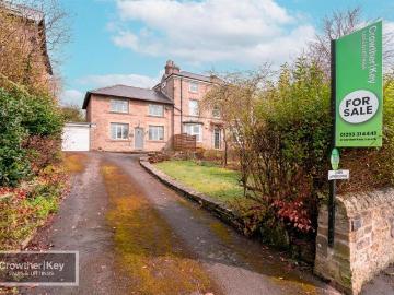 2 bedroom cottage for sale