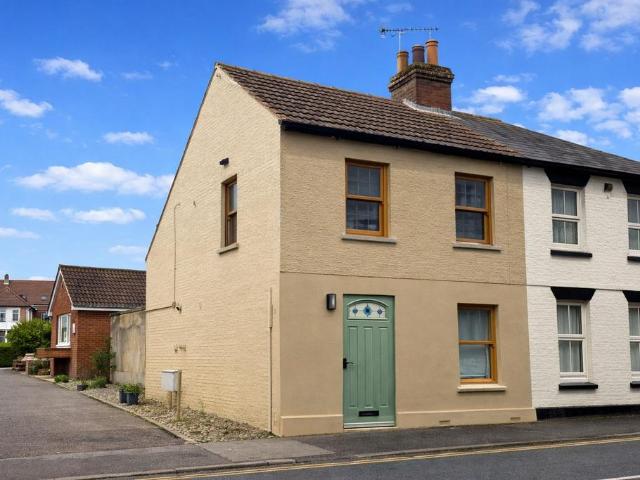 2 bedroom cottage for sale