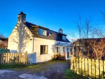 2 bedroom cottage for sale