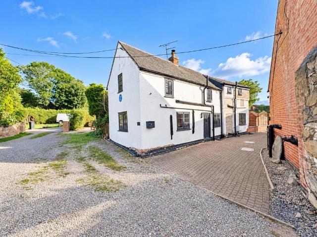 2 bedroom cottage for sale