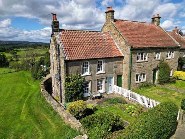 2 bedroom cottage for sale