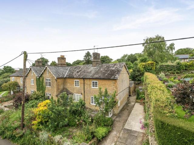 2 bedroom cottage for sale