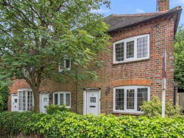 2 bedroom cottage for sale