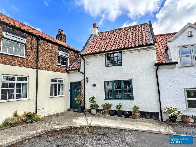 2 bedroom cottage for sale