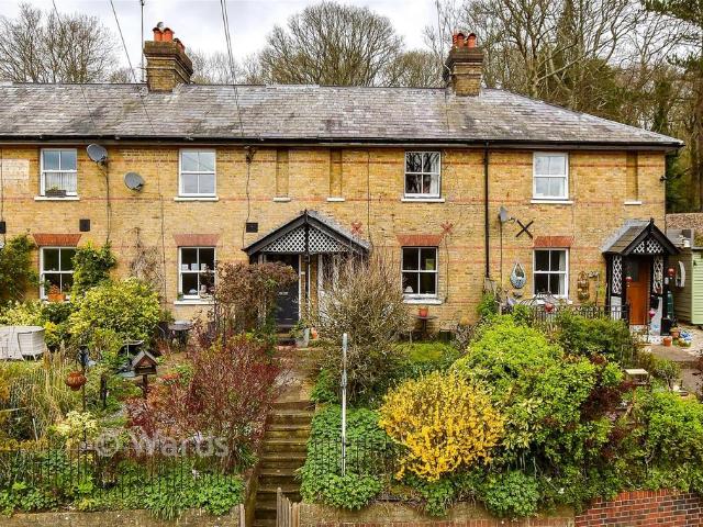 2 bedroom cottage for sale