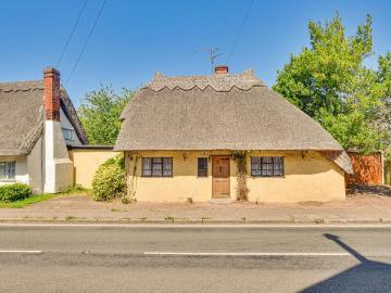 2 bedroom cottage for sale
