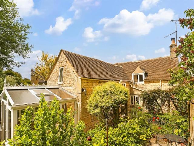 2 bedroom cottage for sale