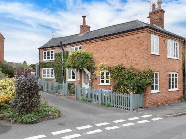 2 bedroom cottage for sale