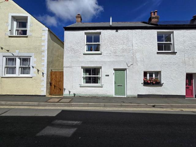 2 bedroom cottage for sale