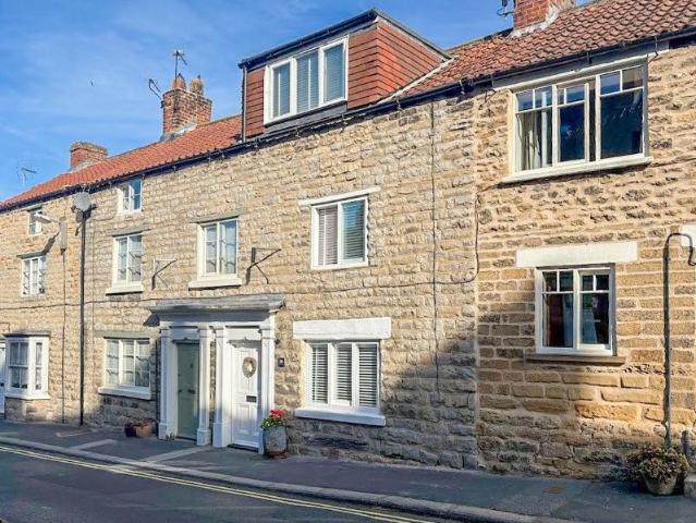 2 bedroom cottage for sale