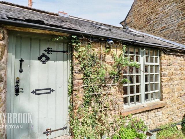 2 bedroom cottage for sale