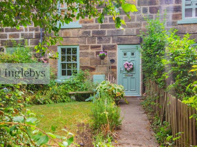 2 bedroom cottage for sale