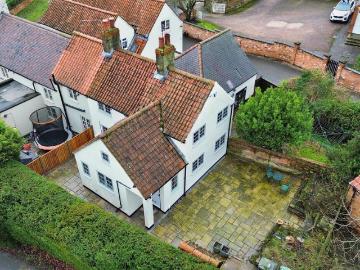 2 bedroom cottage for sale