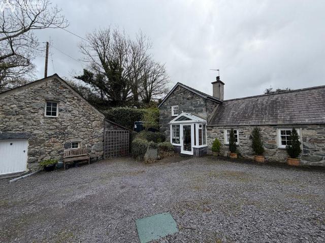 2 bedroom cottage for sale
