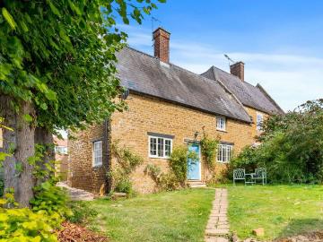 2 bedroom cottage for sale