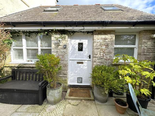 2 bedroom cottage for sale