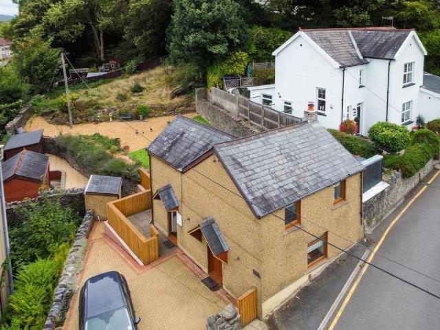 2 bedroom cottage for sale