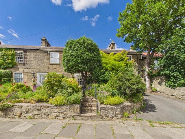 2 bedroom cottage for sale