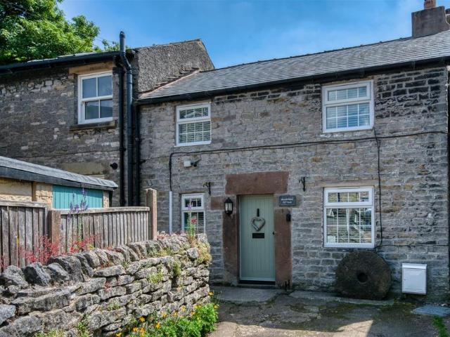 2 bedroom cottage for sale