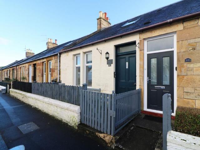 2 bedroom cottage for sale